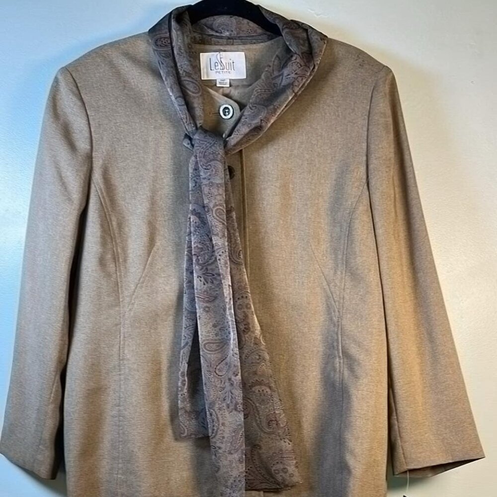LeSuit 2 pc Skirt & Jacket‎ SZ 14P W/Scarf Office Country Club Sophisticated NWT